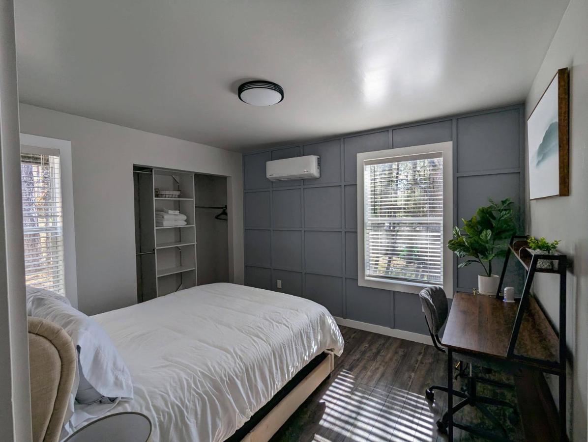 Hillside Hangout 3Bd/2Ba, Elevated Deck Sunsets ไพน์ท็อป-เลคไซด์ ภายนอก รูปภาพ