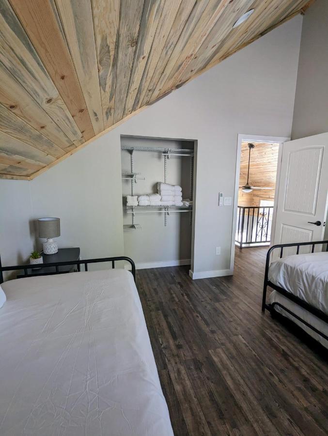 Hillside Hangout 3Bd/2Ba, Elevated Deck Sunsets ไพน์ท็อป-เลคไซด์ ภายนอก รูปภาพ