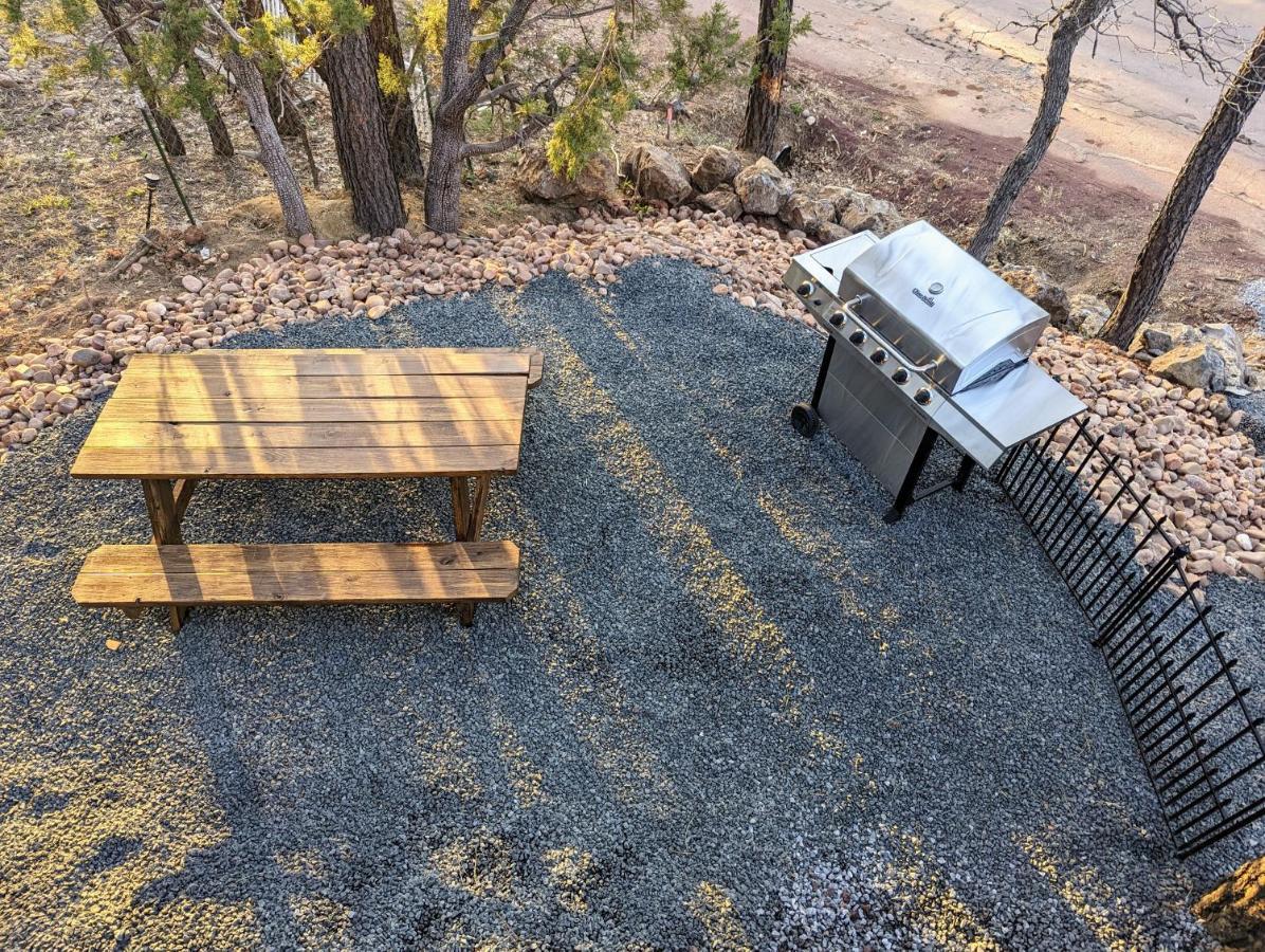 Hillside Hangout 3Bd/2Ba, Elevated Deck Sunsets ไพน์ท็อป-เลคไซด์ ภายนอก รูปภาพ